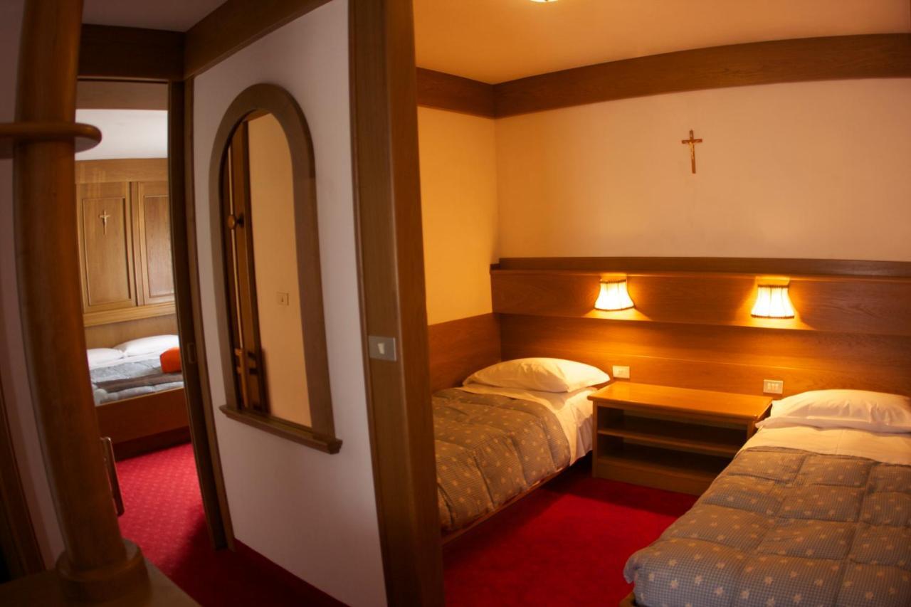 Hotel Catinaccio Віго-ді-Фасса Номер фото